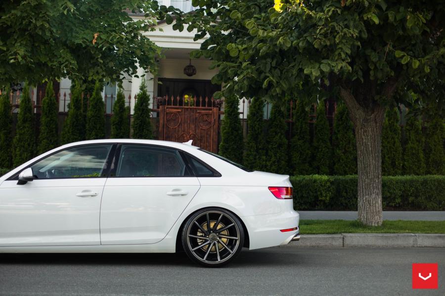  Audi A4 Sedan Quattro on Vossen Wheels (CVT) 2017 года  (фото 4 из 18)